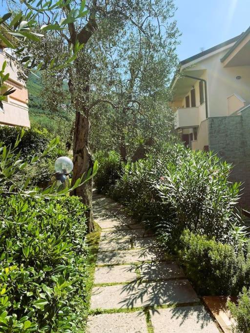Ulivi Beth'S House Lägenhet Brenzone sul Garda Exteriör bild